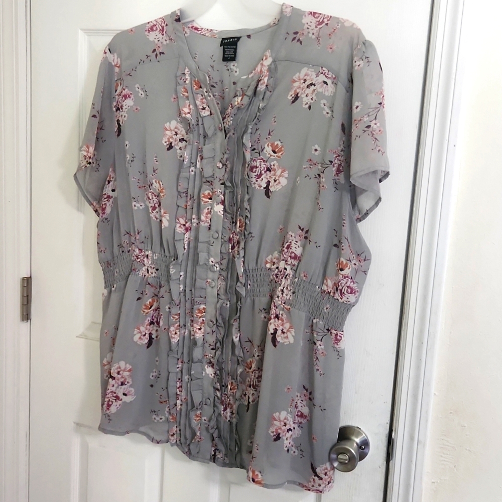 Torrid shirt size 4